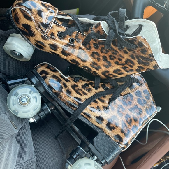 NWOT Rollerskates - Picture 4 of 4